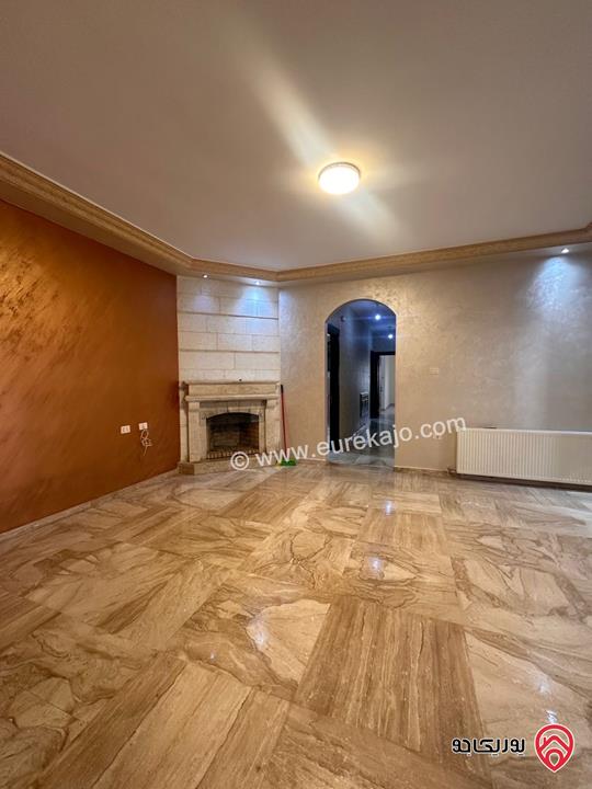 شقة طابق أرضي مساحة 200م للايجار في عمان - خلدا 