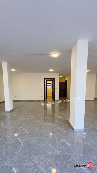 مجمع تجاري للبيع في عمان - الصويفية مساحة البناء 750 م ومساحة الارض 250م موقع مميز