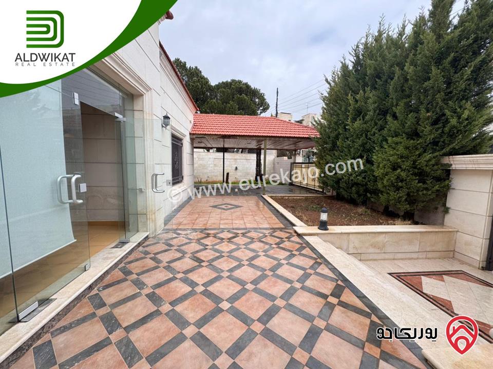 طابق من فيلا للايجار في عمان - دابوق المساحة 350م ، الحديقة 200م ، الترس 100م منطقه مطلة وفلل حديثة