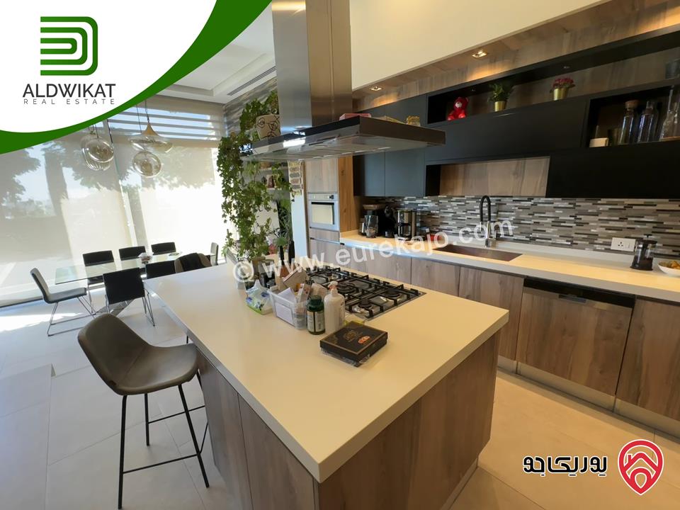 فيلا مستقلة مساحة الارض 985م ومساحة البناء 1200م ومساحة الحديقة 400م ومساحة الترس 200م ذات موقع واطلالة مميزة للبيع في عمان - بدر الجديدة