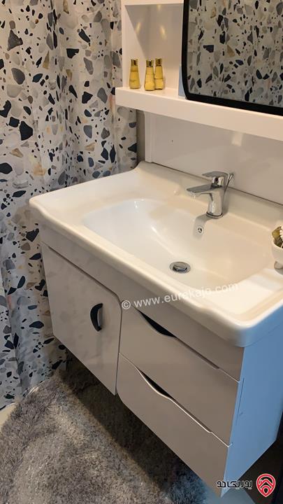 شقة طابق ثالث مساحة 150م مع روف 150م للبيع في عمان - طبربور 