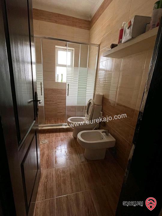 شقة أرضية مميزة على مستوى الشارع مساحة 250م داخلي و 110م خارجي للبيع في عمان - خلدا