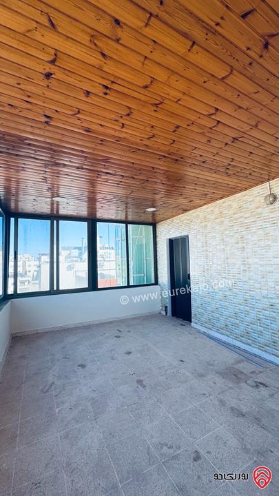 شقة فارغة طابق رابع بدون مصعد مساحة 100م للإيجار في عمان - مرج الحمام من المالك مباشرة 