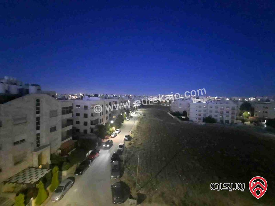 شقة طابق أخير مع روف مساحة 320م للبيع في عمان - مرج الحمام