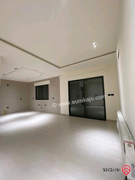 شقة فارغة أرضية مساحة 165م داخلي و 180م خارجي للايجار في عمان - حي الصحابة 