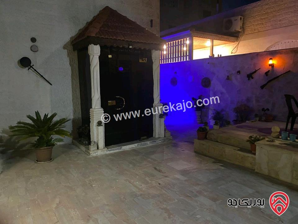 فيلا مكونة من 3 طوابق مساحة البناء 120م لكل طابق على أرض 250م للبيع في عمان - ابو نصير