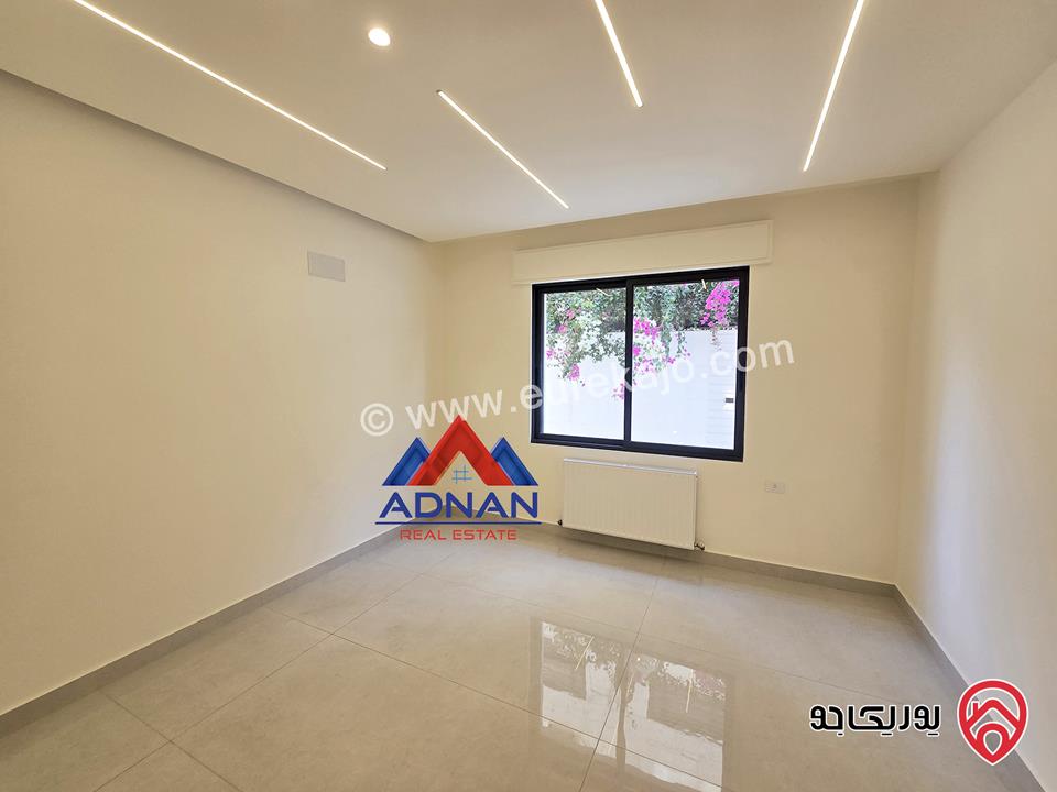 شقة أرضية مساحة 175م مع تراسات واسعة 200م و كراج ومدخل خاص للبيع في عمان - الرابية