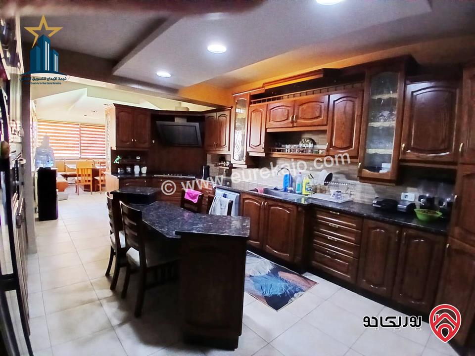فيلا فاخرة مساحة 670م على أرض 1 دونم للبيع في عمان - ضاحية الرشيد