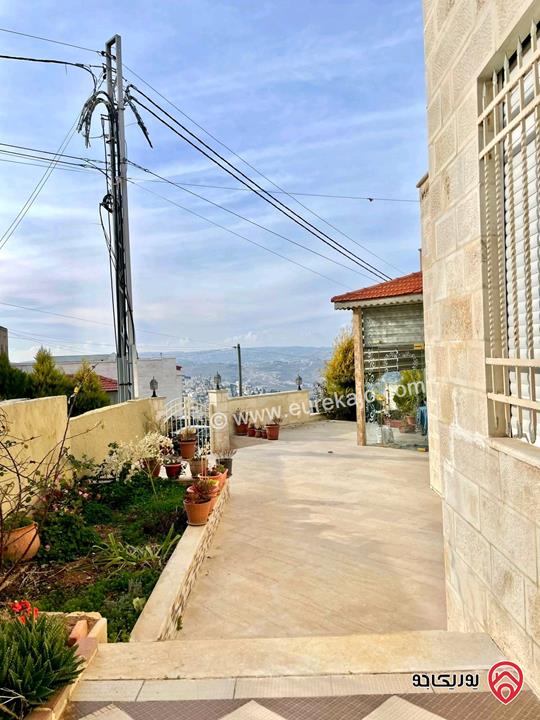 فيلا مساحة 500م على أرض 1157م للبيع في عمان - الجبيهة