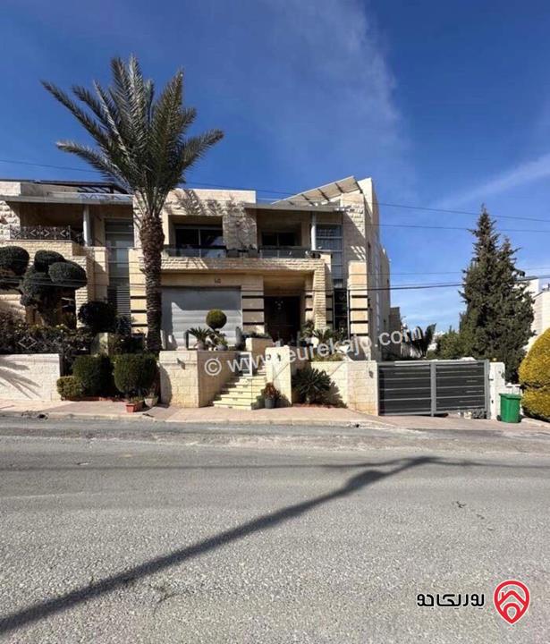 فيلا فخمة مساحة 740م على أرض 750م للبيع في عمان - دابوق 