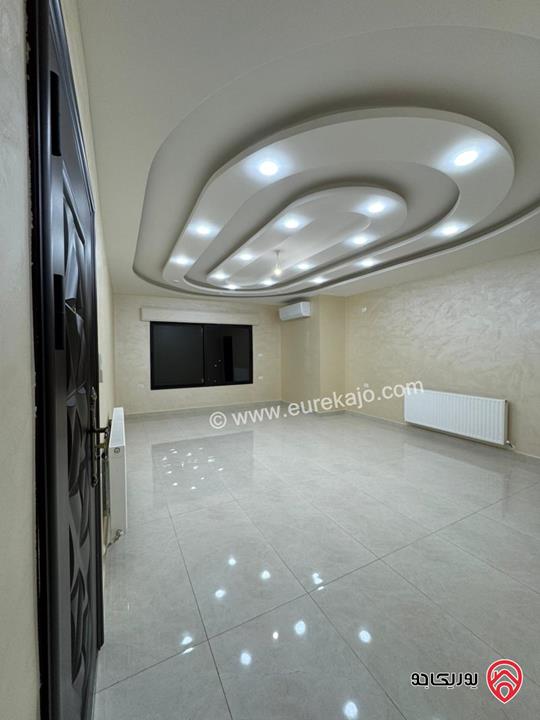 شقة فاخرة مساحة 180م طابق أول للبيع في عمان - الجبيهة 