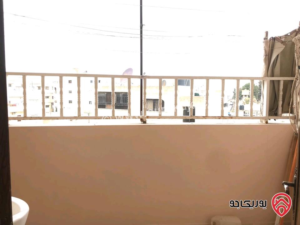شقة طابق ثالث مساحة 106م للبيع في الزرقاء - حي الاسكان