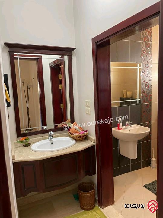 فيلا مساحة 500م على أرض 1157م للبيع في عمان - الجبيهة