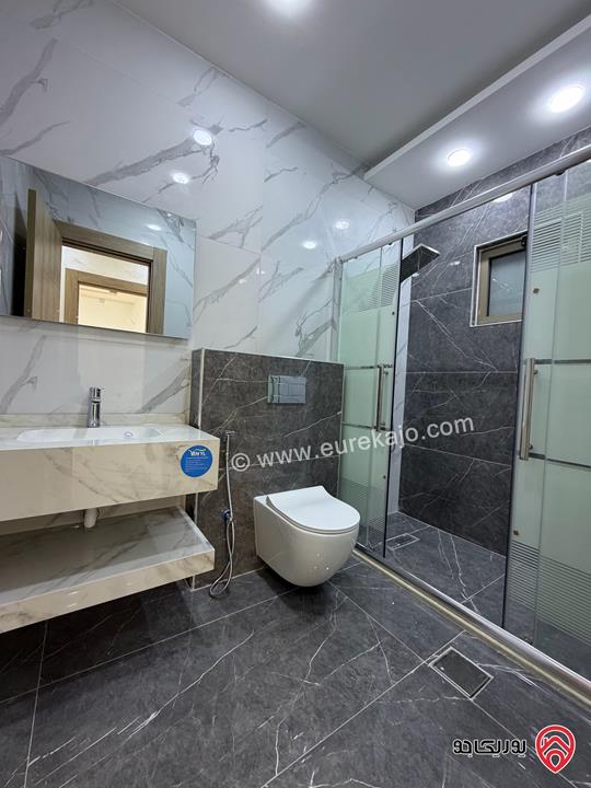 شقة طابق اول مساحة داخلية 150 متر سوبر ديلوكس للبيع في عمان - طبربور 