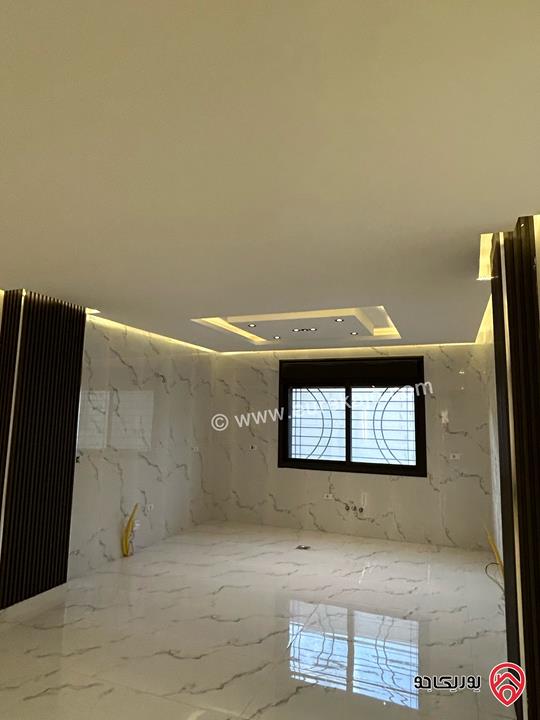 شقة جديدة أرضية مساحة 180م للبيع في عمان - البنيات 