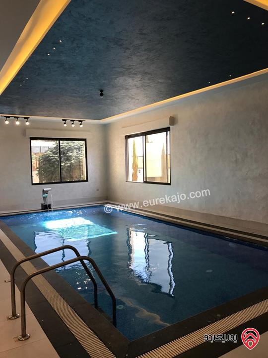 ڤيلا مع بركة سباحة مساحة 1200م على أرض 1030م للبيع في أجمل مناطق عمان - مرج الحمام