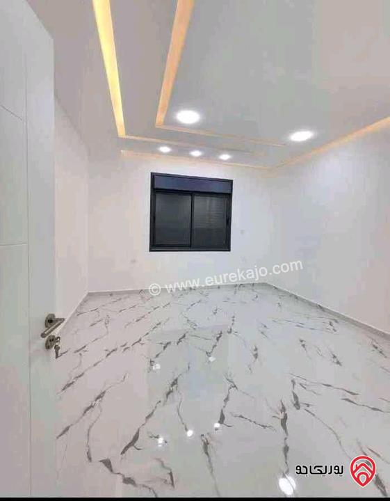 شقة طابق ثالث هندسي مساحة 140م اطلالة بحرية مع كراج تشطيب هايبر ديلوكس للبيع في العقبة - السكنية الخامسة