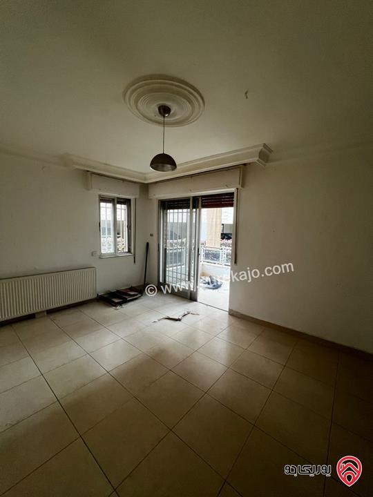 شقة طابق ارضي معلق مساحة 150م للايجار في عمان - ام اذينه