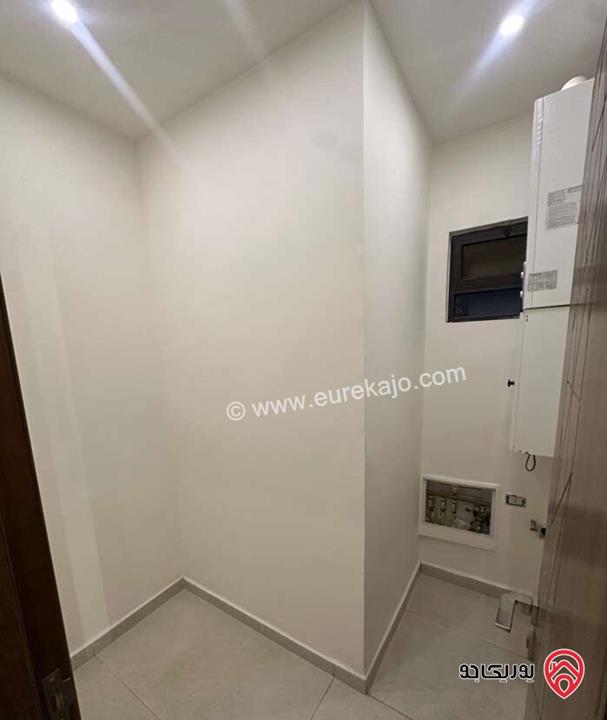 شقه شبه ارضية مساحة 200م داخلي و 40م خارجي للايجار في عمان - البنيات 