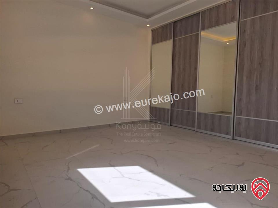 شقة مميزة مساحة 381م طابق ثالث للايجار في عمان - دير غبار