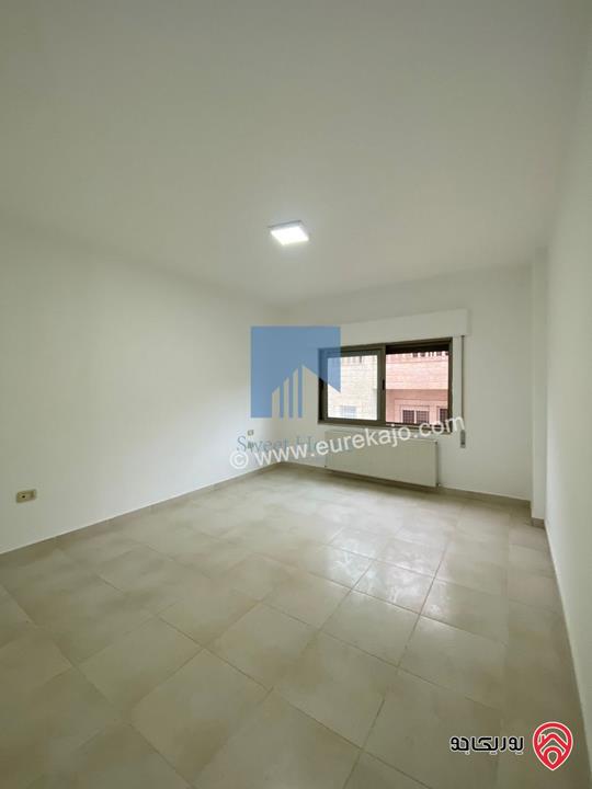 شقة فاخرة طابق اول 172م تشطيب سوبر ديلوكس للبيع في عمان - خلدا - العوجانية