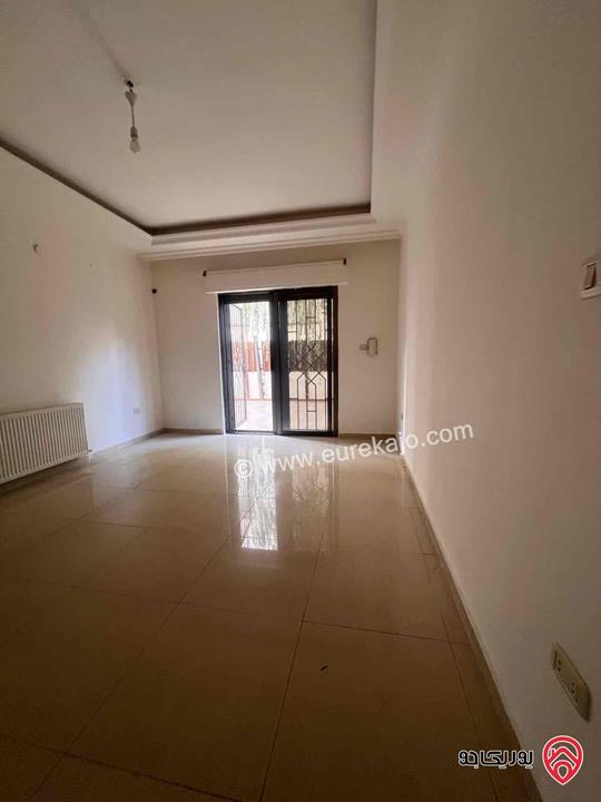 شقة أرضية مساحة 180م داخلي و 120م خارجي للايجار في عمان - السابع 