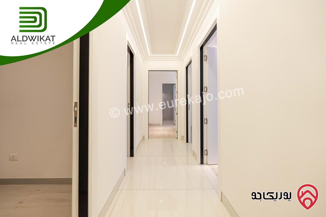 شقة للبيع في عبدون طابق اول مساحة البناء 175م ومساحة الترس 6م