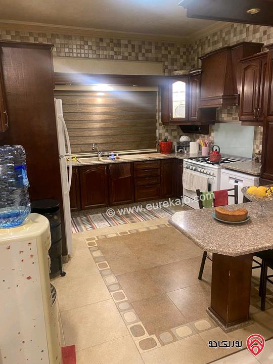 شقة طابق أول مساحة 172م للبيع في عمان - الرابية