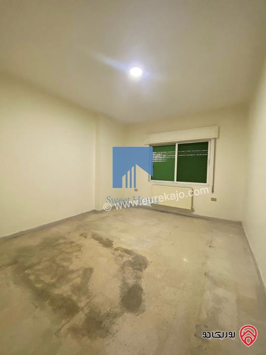 شقة أرضية مساحة 157م مع حديقة وترسات 100م للبيع في عمان - خلدا