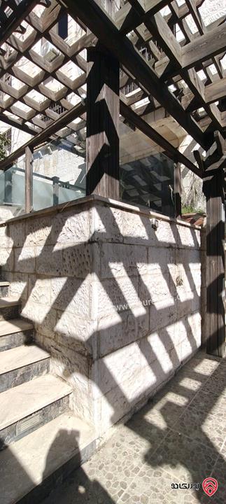 شقة ارضية مساحة 350م للبيع في عمان - دير غبار 