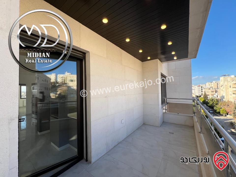 شقة دوبلكس فارغة للايجار في عمان - خلدا طابق أخير مع روف مساحة 200م مع تراسات تشطيبات و ديكورات عصرية فاخرة اطلالة رائعة