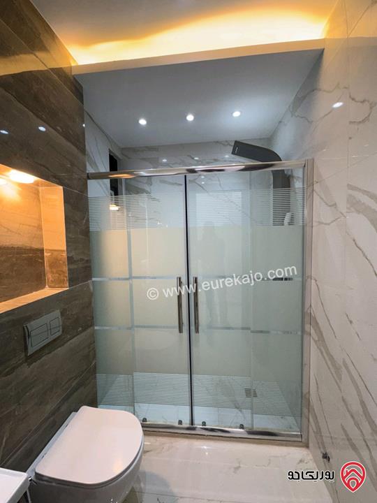 شقة بتشطيبات سوبر ديلوكس طابق أخير مع روف مساحة 175م للبيع في عمان - شفا بدران 