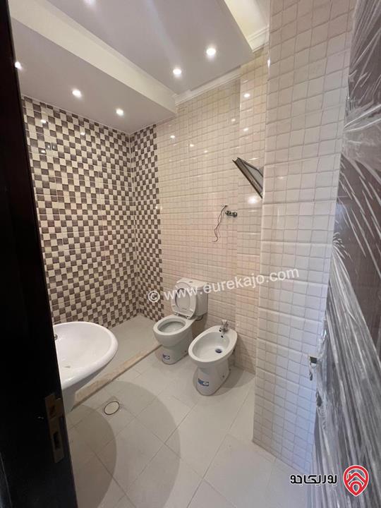 شقة فخمة طابق ثالث مساحة 160م للبيع في عمان - الجبيهة / حي المنصور