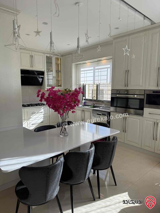 شقة فاخرة مساحة 200م طابق ثالث للبيع في عمان - خلدا العوجانيه