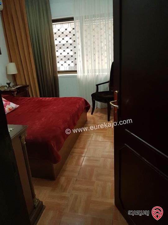 شقة شبه أرضية مساحة 200م مع حديقة 100م للبيع في عمان - الصويفية