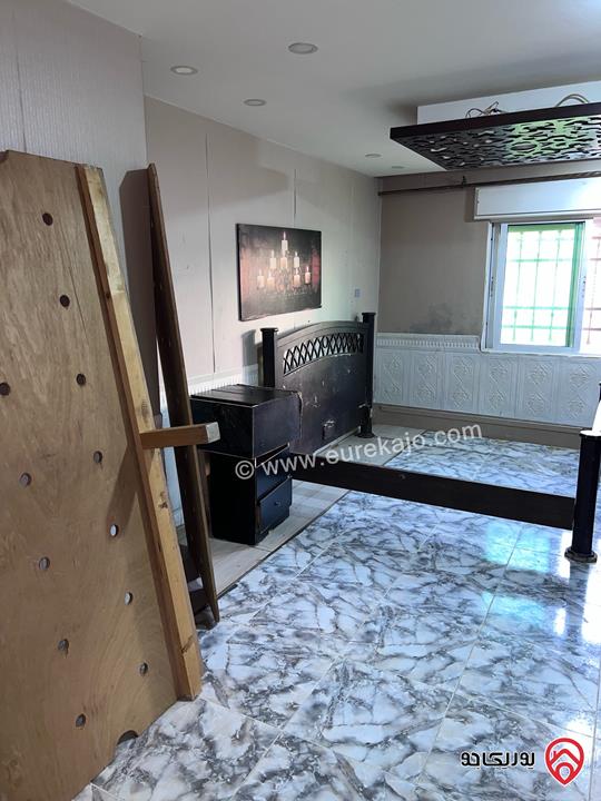 شقة شبه أرضية مساحة 100م داخلي و 100م خارجي للبيع في عمان - الجبيهة 