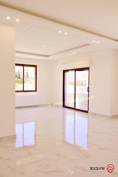 شقق فاخرة عادي و دوبلكس جاهزة للتسليم!**🏡 **مساحات تبدأ من 203 متر مربع في عمان - البيادر 