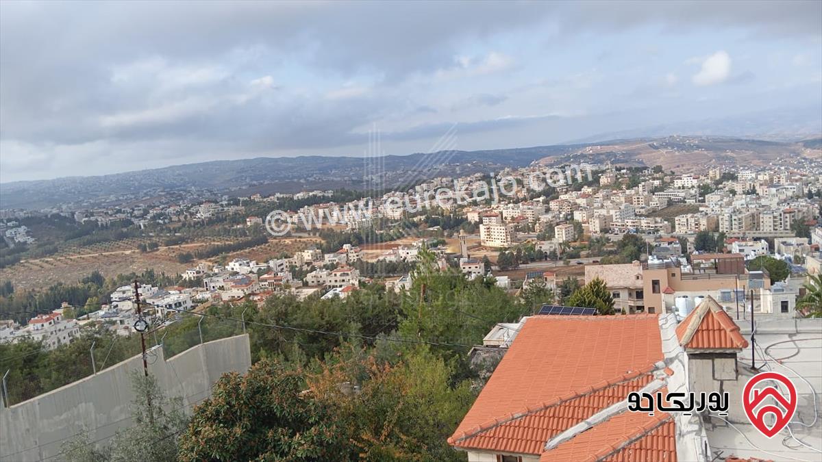 فيلا مميزة مساحة 300م على أرض 765م للبيع في الحمر