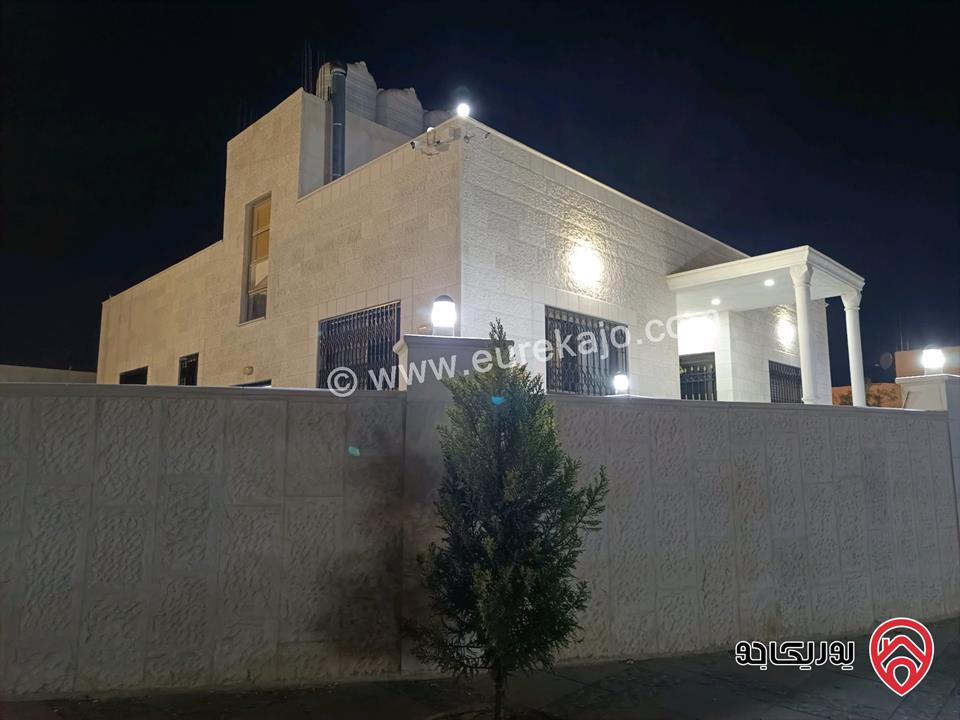 بيت حديث البناء مساحة 213م على شارعين أرض 605م للبيع في عمان - خشافية الشوابكة 
