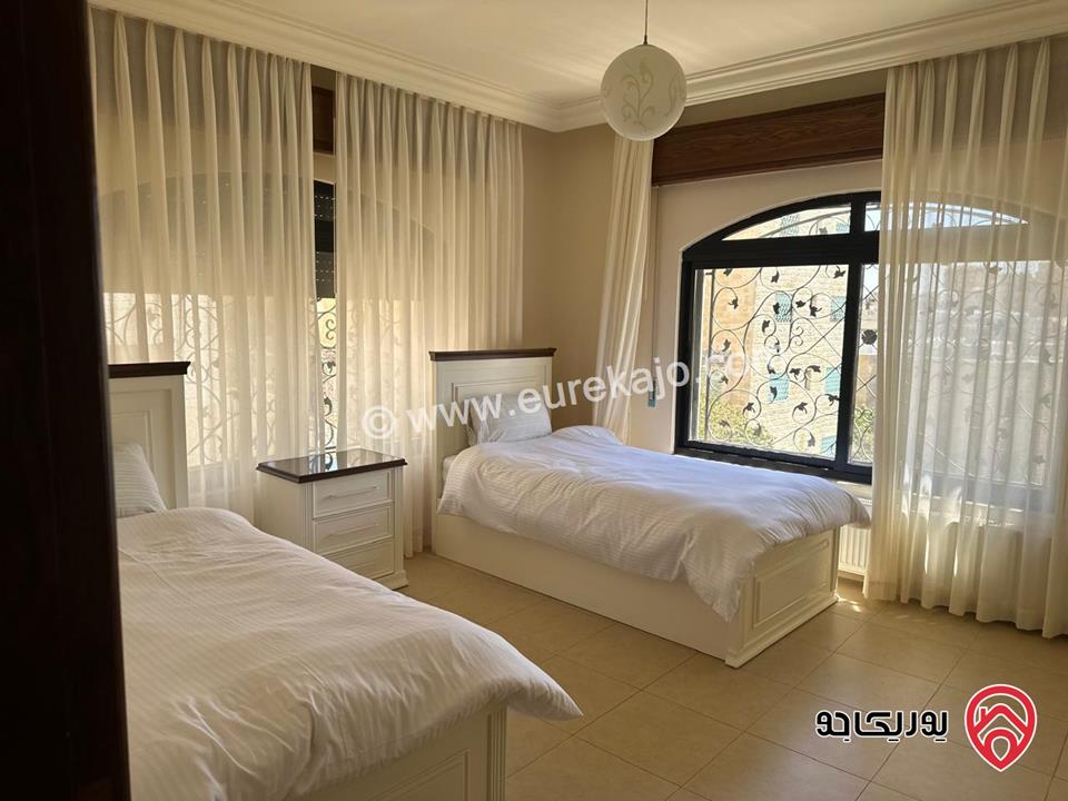 Newly Furnished Classy Apartment 220 Sqm in a Peaceful Family Building For rent in Amman - Dahiyet Alrasheed Walk to Univ.of.Jord. St. & Qasid