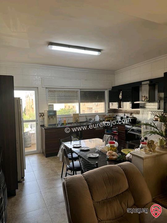 شقة طابق ثاني مساحة 210م للبيع  في عمان - حي الصحابه رجم عميش