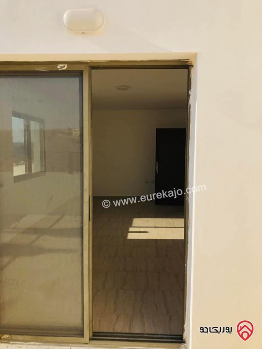 شقة طابق ثالث مساحة 205م مع روف 25م للبيع في عمان - الكرسي