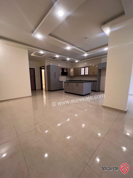 شقة أرضية مساحة 220م داخلي و 150م خارجي للايجار في عمان - ام السماق 