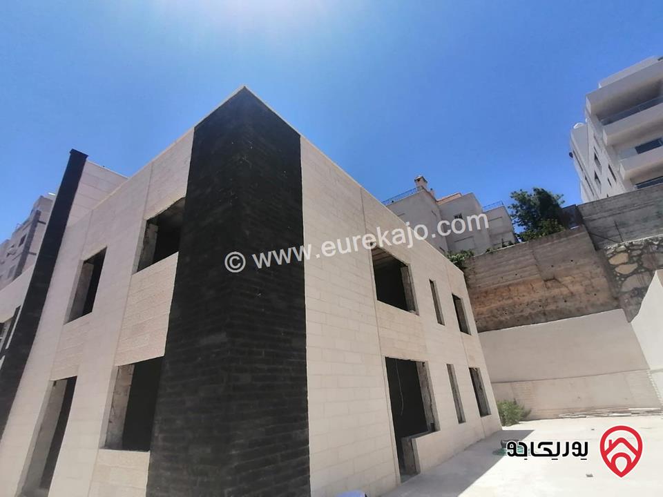 فيلا مساحة 1 دونم على أرض 940م للبيع في عمان - دابوق