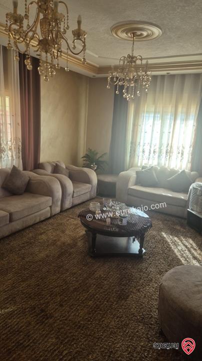 شقة طابق أول مساحة 203م للبيع في عمان - خلدا