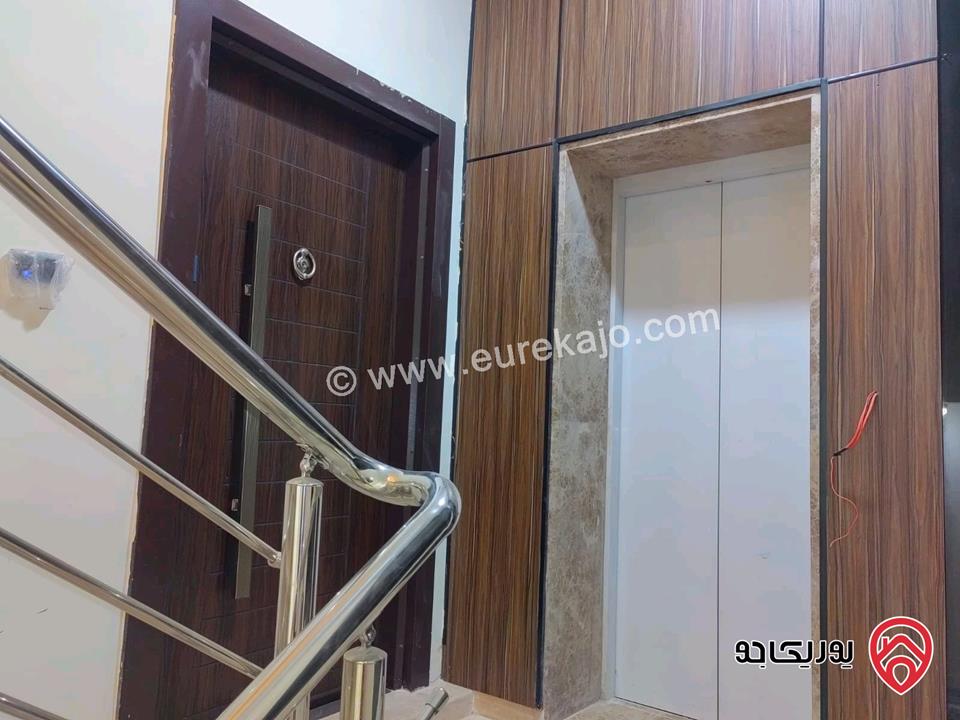 شقة مميزة طابق ثالث مساحة 187م للبيع في عمان - حي الرحمانية 