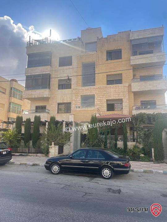 شقة مساحة 200م طابق أول للبيع في عمان - تلاع العلي