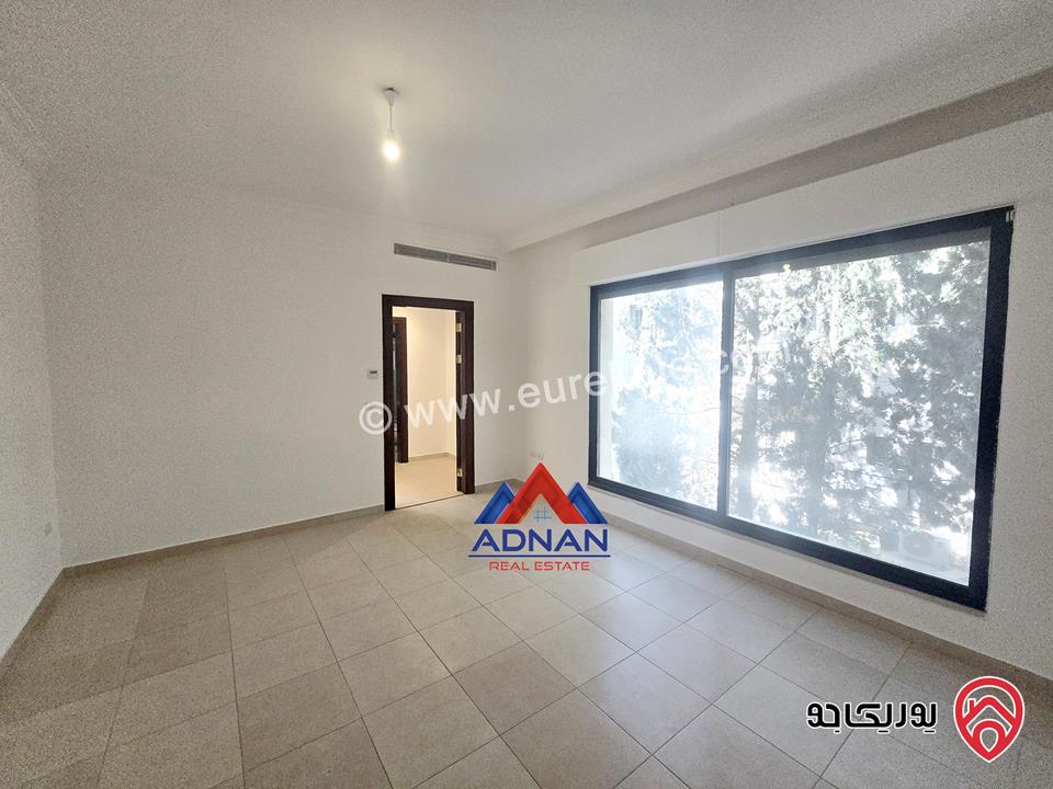 فيلا فخمة متلاصقة مساحة 650م على أرض 500م للايجار في عمان - عبدون