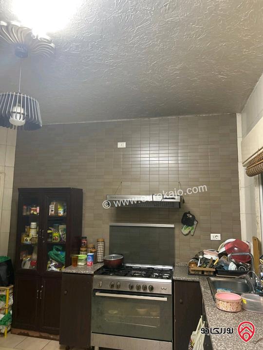 شقة شبه أرضية مساحة 194م داخلي و 160م خارجي للبيع في عمان - ام أذينة