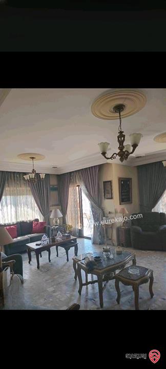 شقة مساحة 178م طابق ثالث للبيع في عمان - الصويفية